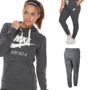 Nike Set-Women's Vintage  Hoodie And Joggers in-XL